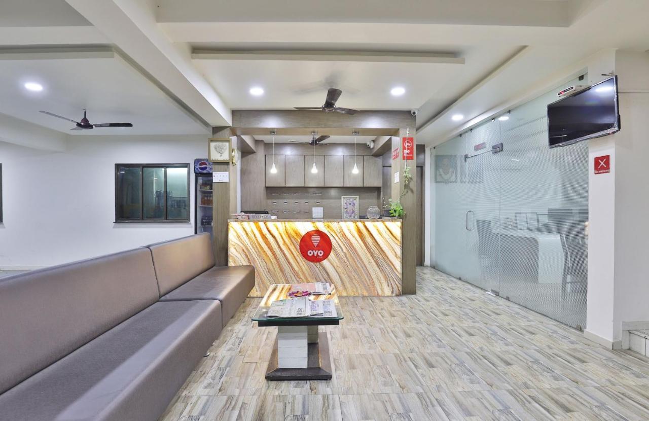 Hotel City Inn Rajkot Buitenkant foto