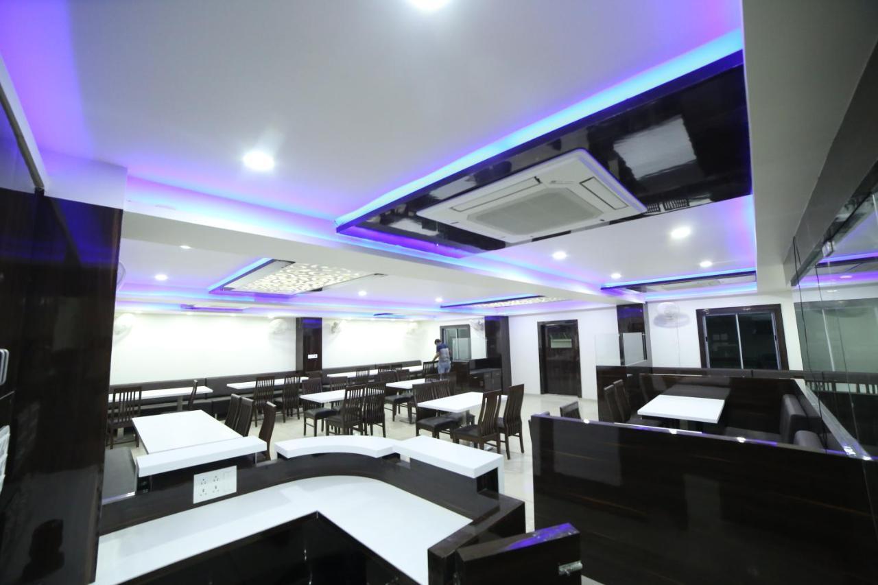 Hotel City Inn Rajkot Buitenkant foto
