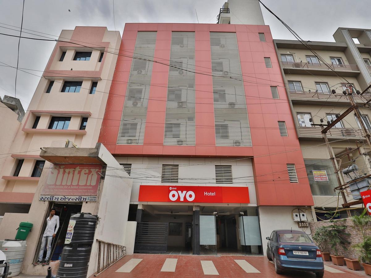 Hotel City Inn Rajkot Buitenkant foto